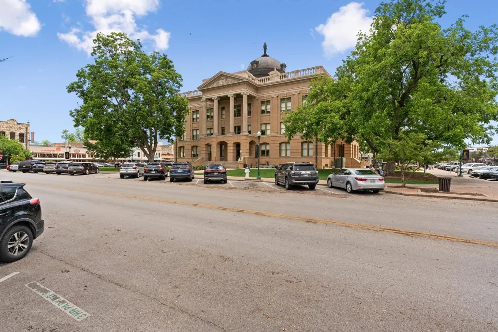 365 County Road 153 Georgetown, TX 78626