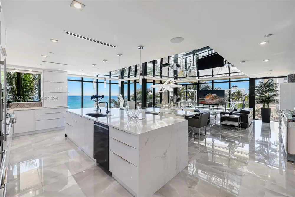 2205 S Surf Rd #4A Hollywood, FL 33019