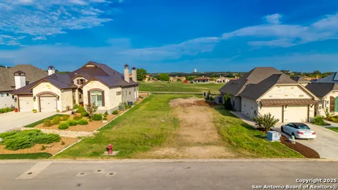 3144 Pinnacle Club Dr