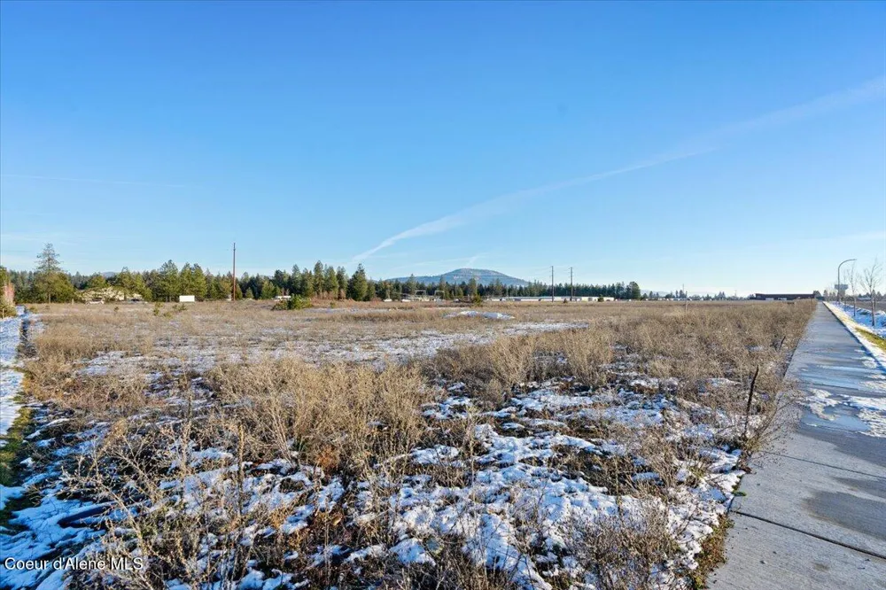 614 W FRYEBURG AVENUE Hayden, ID 83835