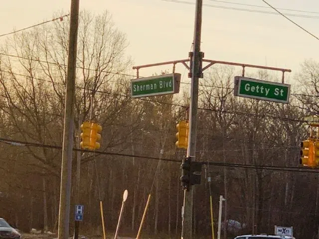 2545 S Getty Street Muskegon, MI 49444