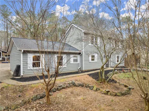 3570 Knoll Crest Trail