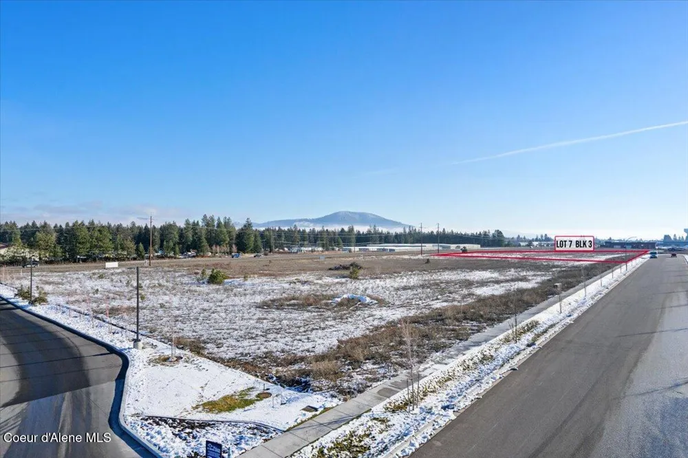 744 W FRYEBURG AVENUE Hayden, ID 83835