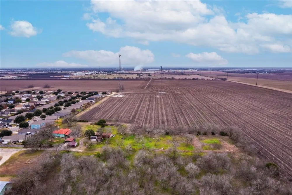 530 Continental Drive Seguin, TX 78155