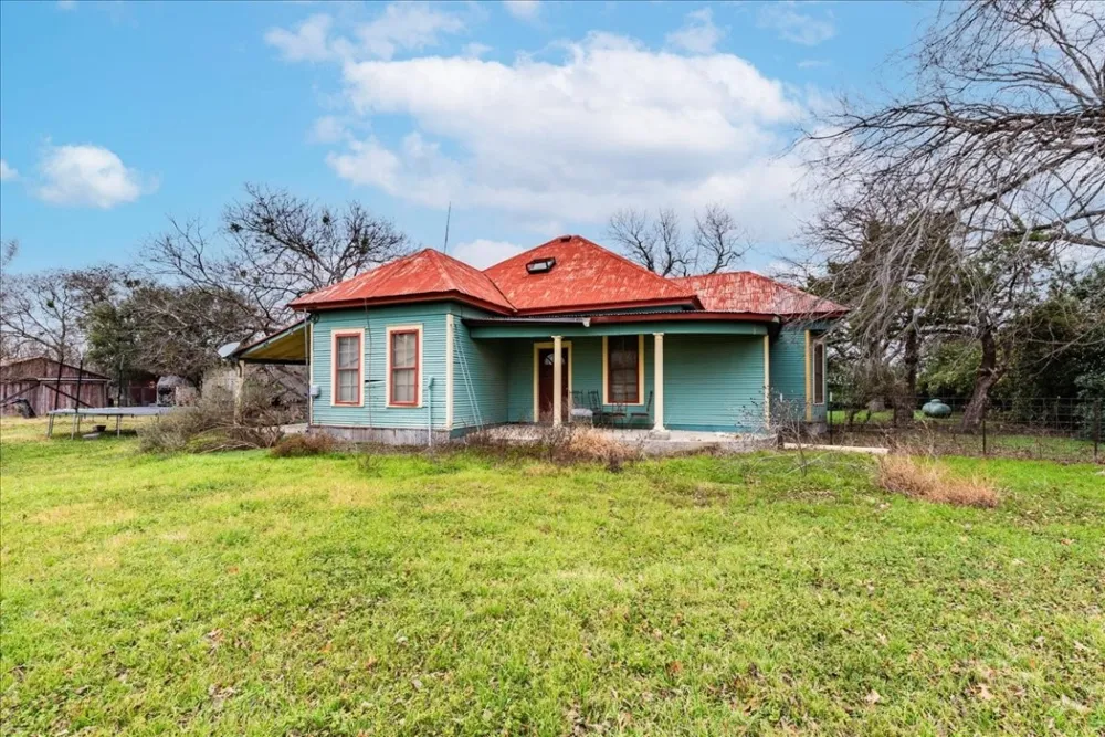 530 Continental Drive Seguin, TX 78155