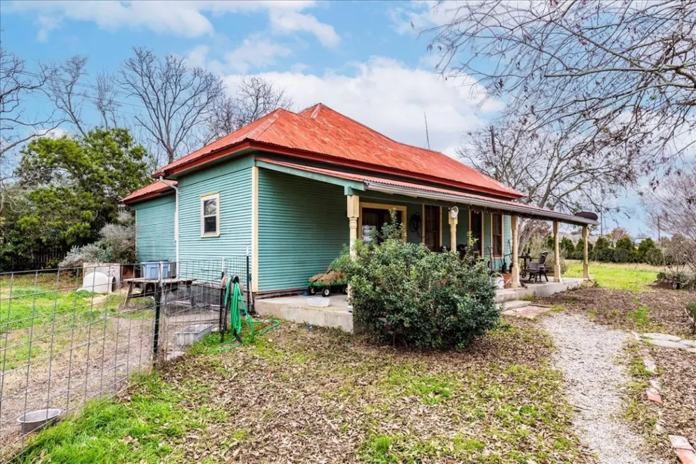 530 Continental Drive Seguin, TX 78155