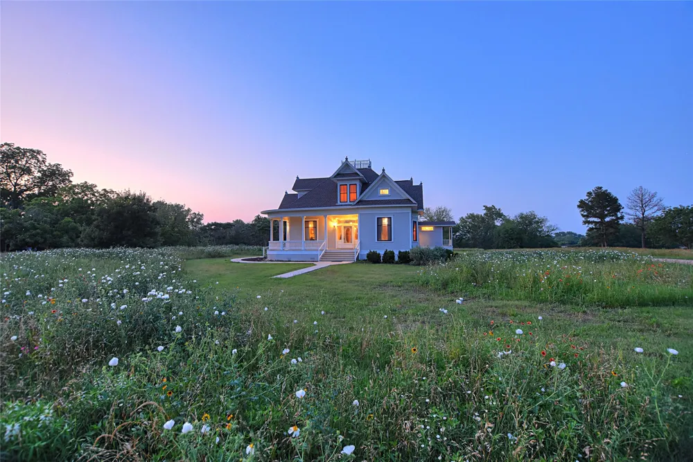 807 Colorado Drive Smithville, TX 78957