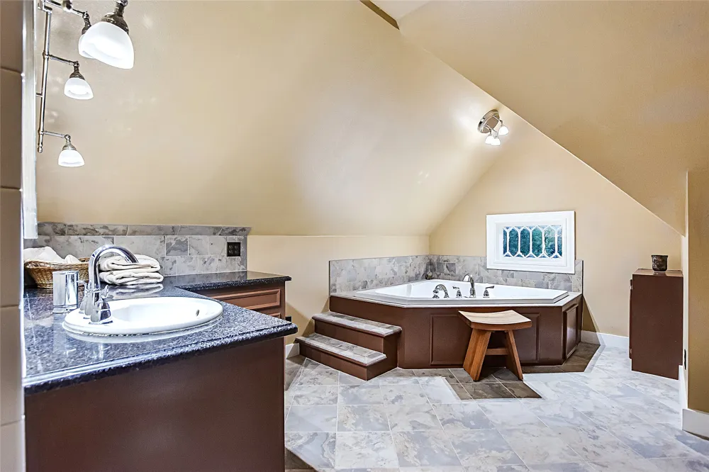 807 Colorado Drive Smithville, TX 78957