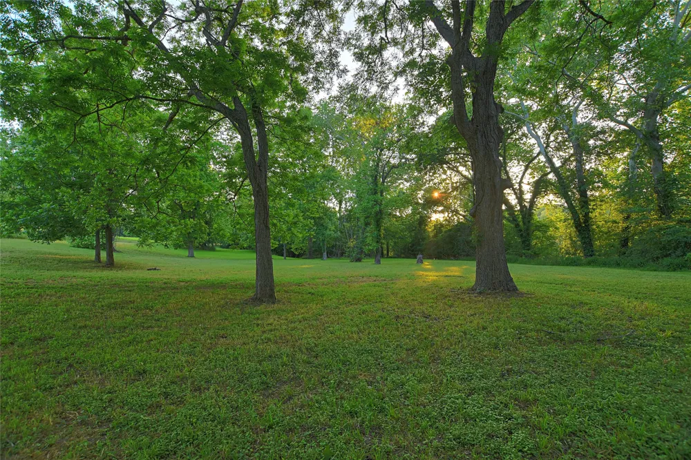 807 Colorado Drive Smithville, TX 78957