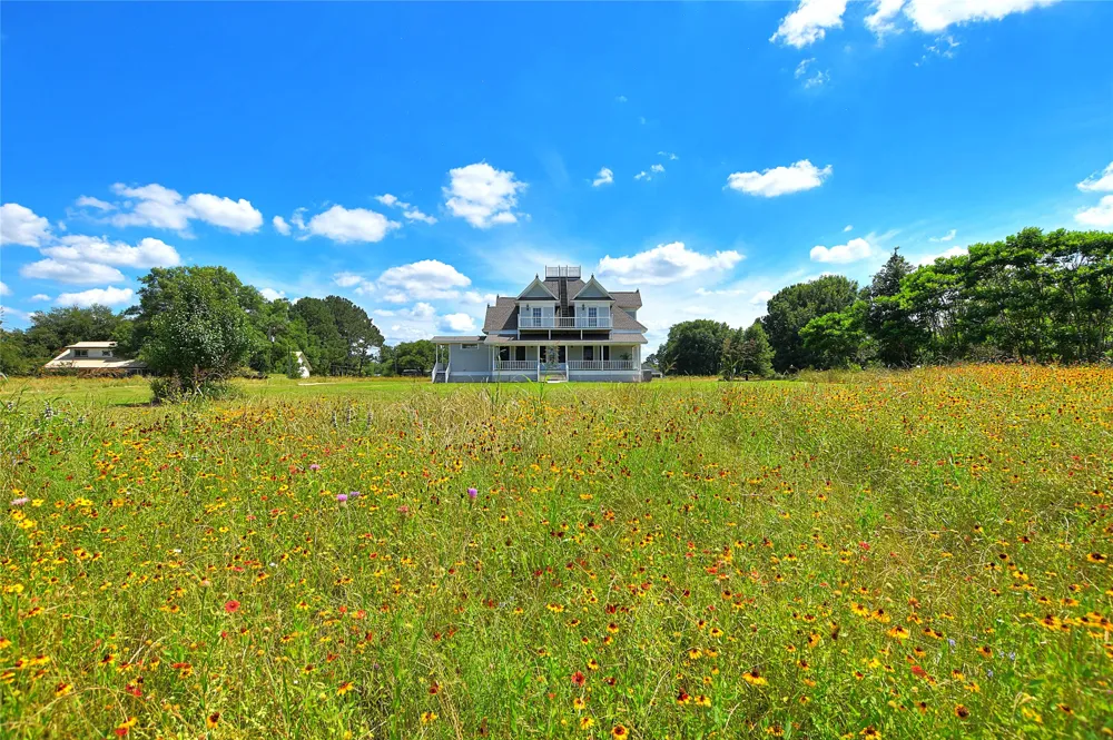 807 Colorado Drive Smithville, TX 78957
