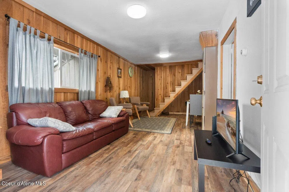 741 9 Mile Creek Road Wallace, ID 83873