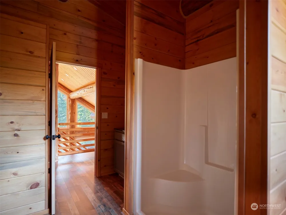 192 Sasquatch Way Cougar, WA 98616