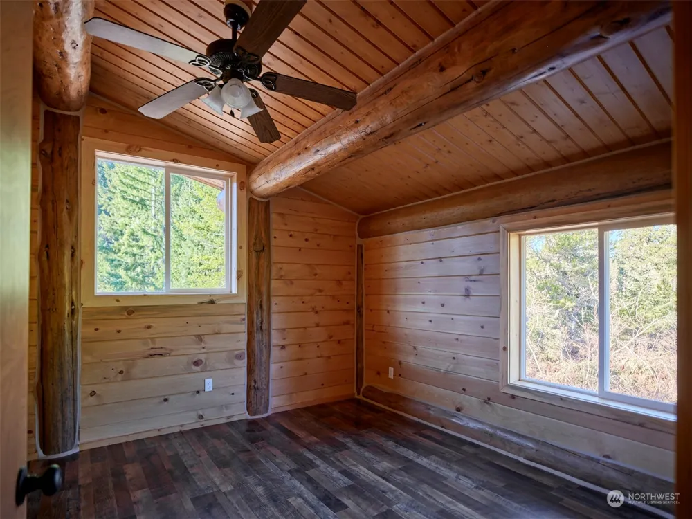192 Sasquatch Way Cougar, WA 98616
