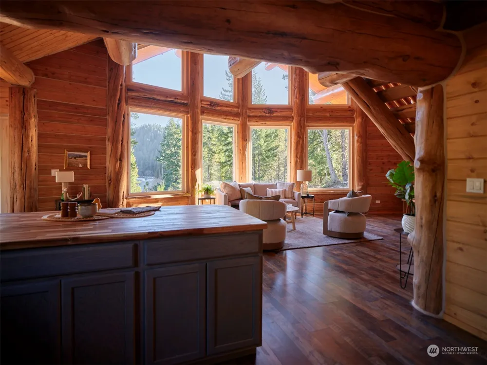 192 Sasquatch Way Cougar, WA 98616