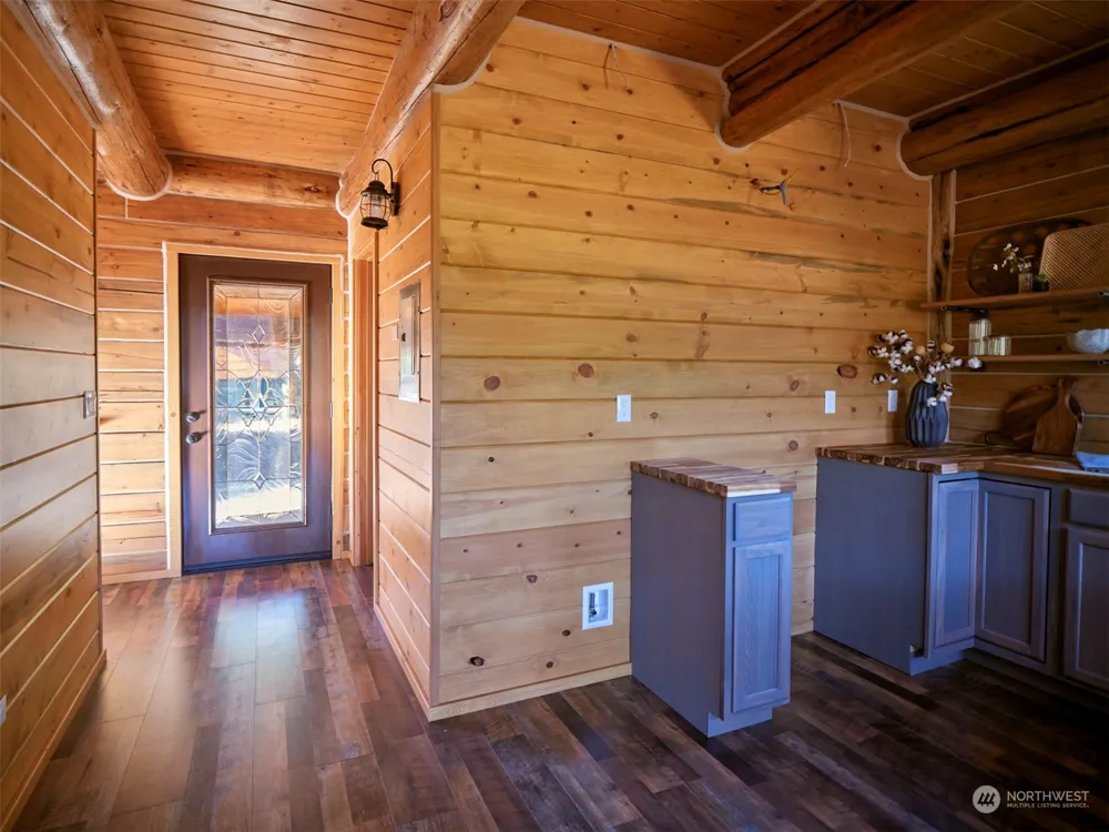 192 Sasquatch Way Cougar, WA 98616