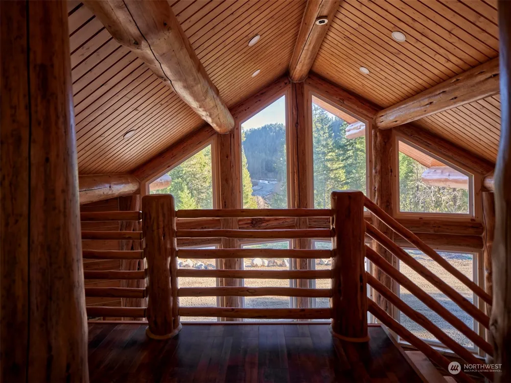 192 Sasquatch Way Cougar, WA 98616