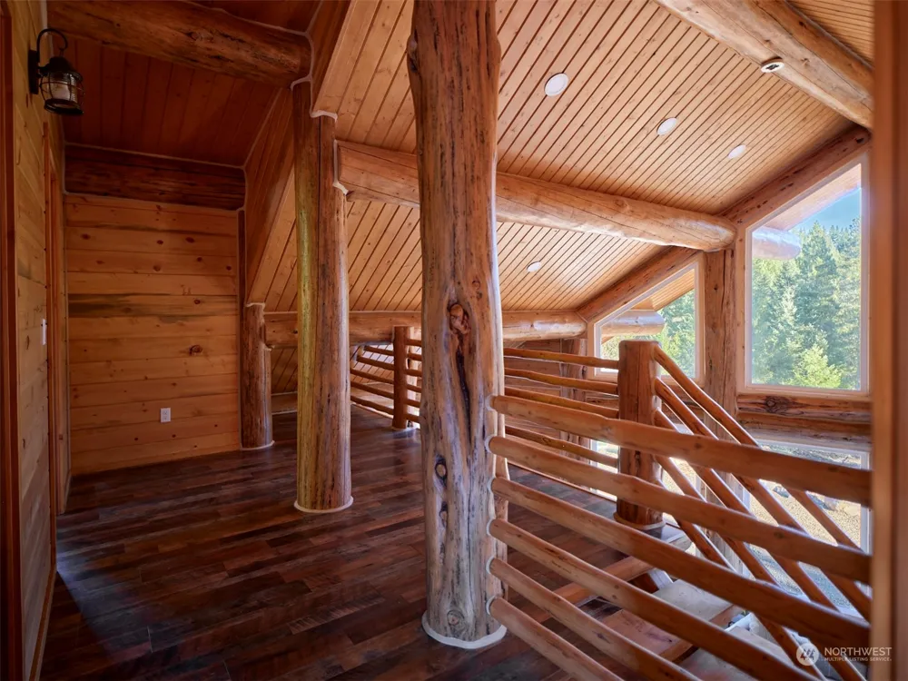 192 Sasquatch Way Cougar, WA 98616