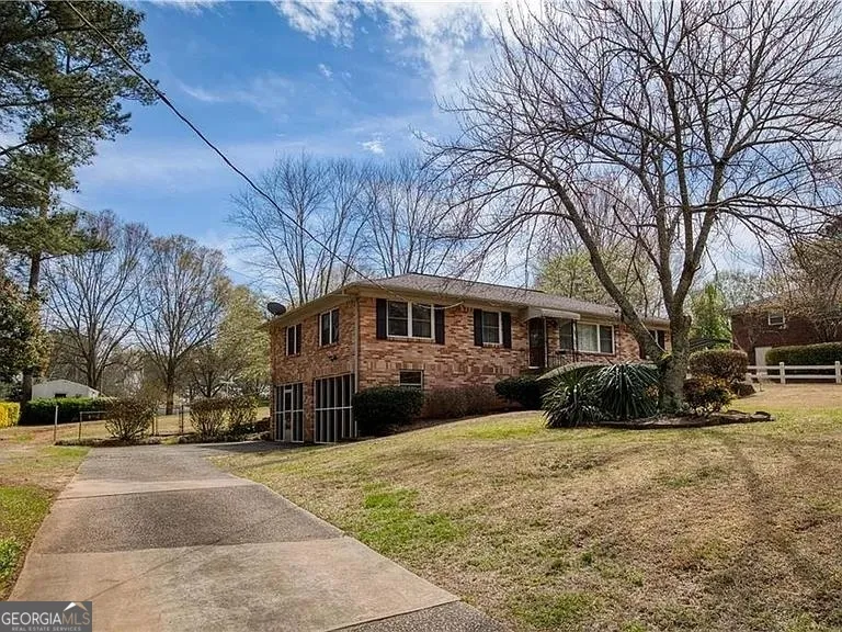 425 SW Plantation RD Smyrna, GA 30082