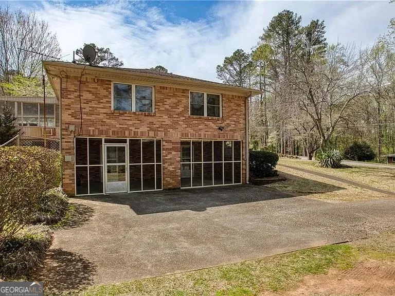 425 SW Plantation RD Smyrna, GA 30082