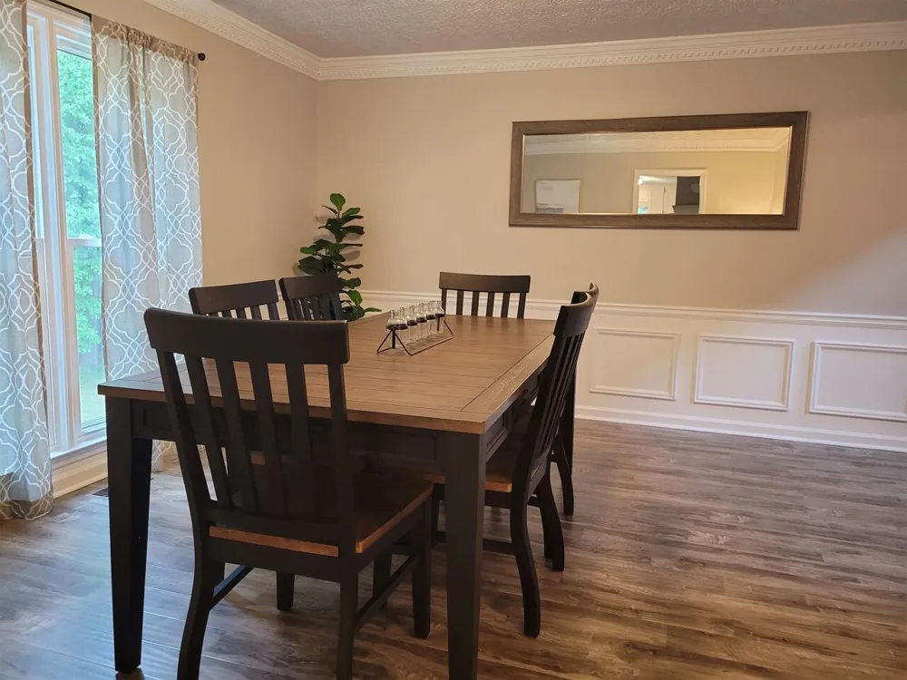 1356 Velvet CRK Marietta, GA 30008