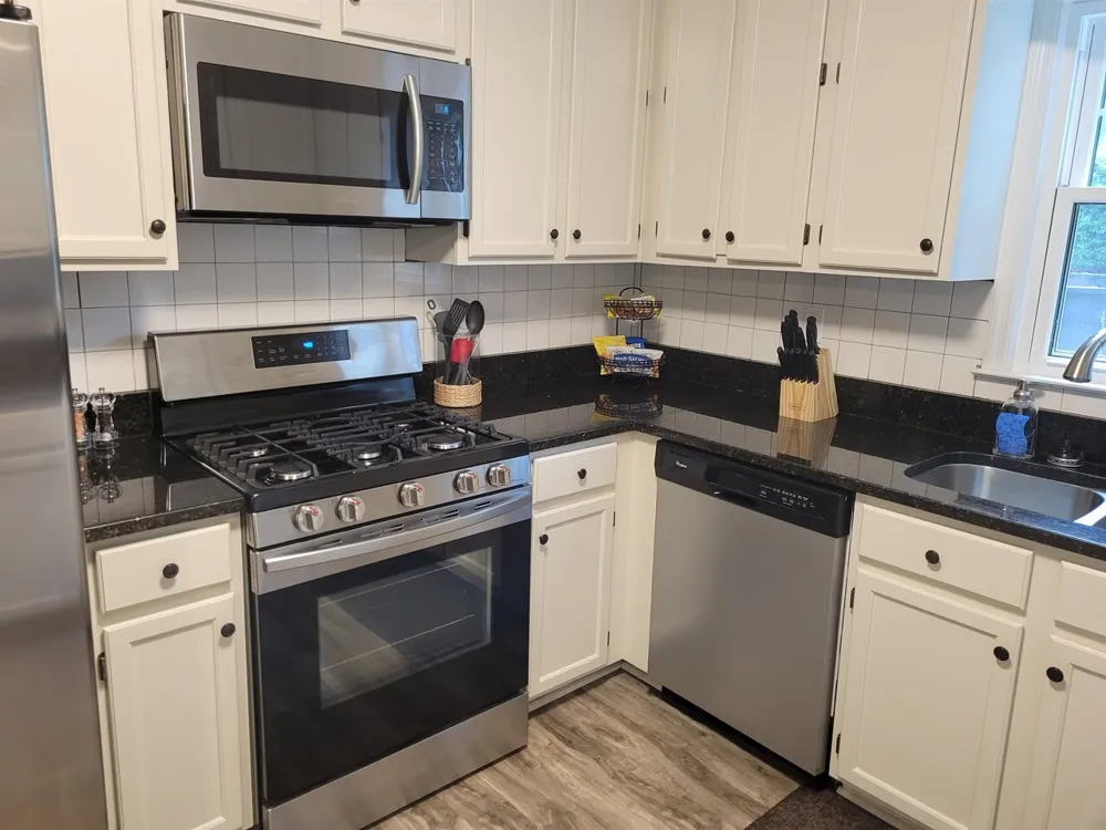 1356 Velvet CRK Marietta, GA 30008