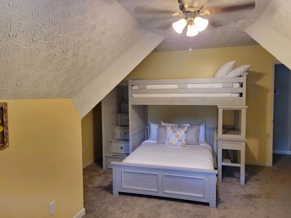 1356 Velvet CRK Marietta, GA 30008