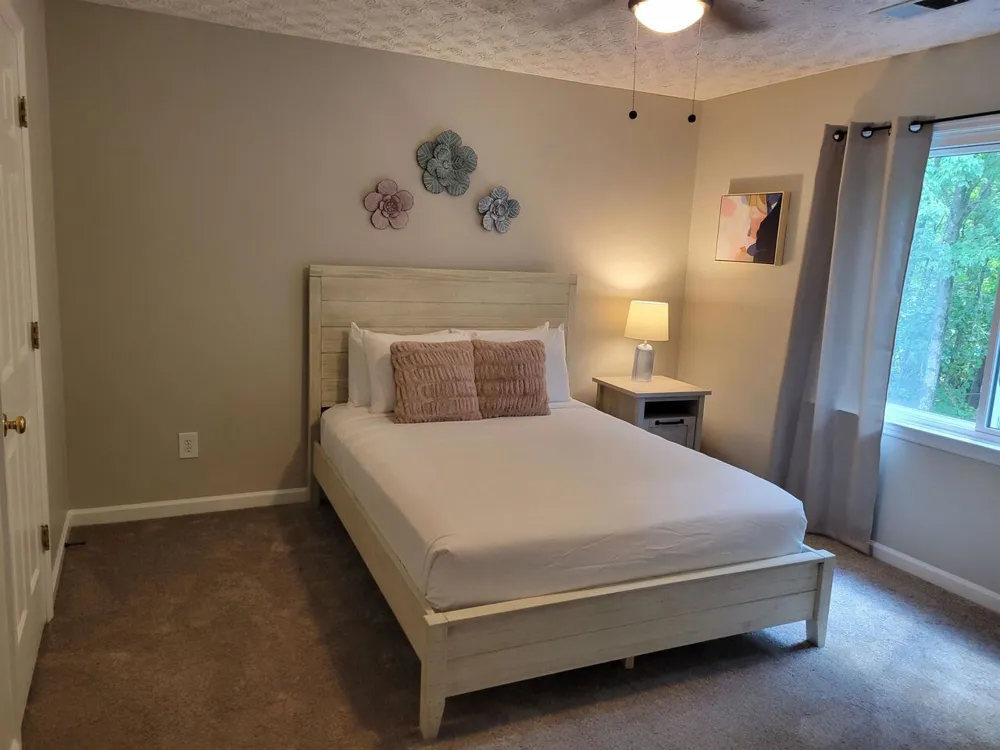 1356 Velvet CRK Marietta, GA 30008