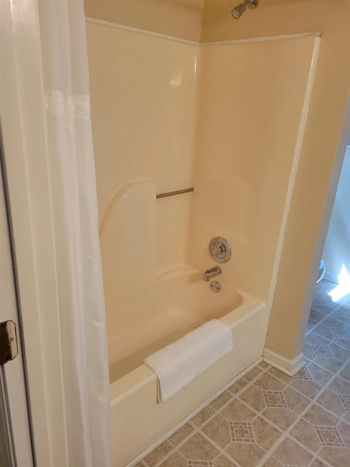 1356 Velvet CRK Marietta, GA 30008