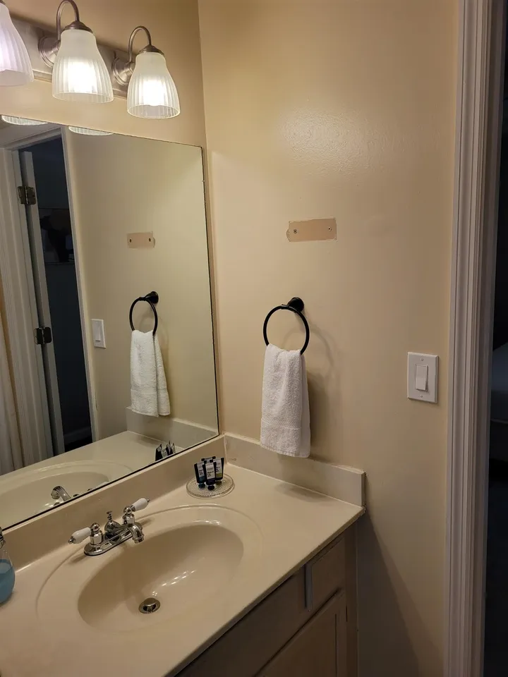 1356 Velvet CRK Marietta, GA 30008