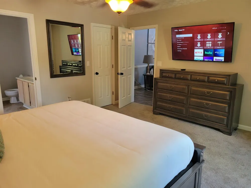 1356 Velvet CRK Marietta, GA 30008