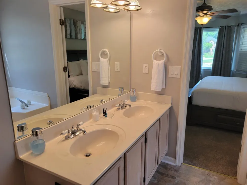 1356 Velvet CRK Marietta, GA 30008