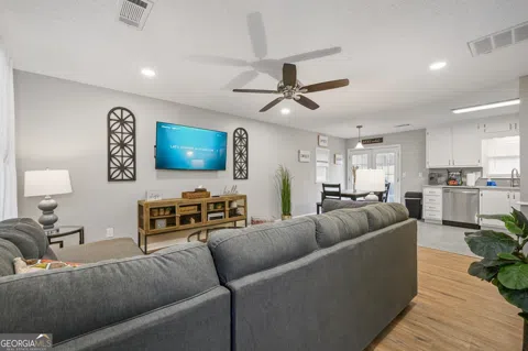 25 Jennifer LN