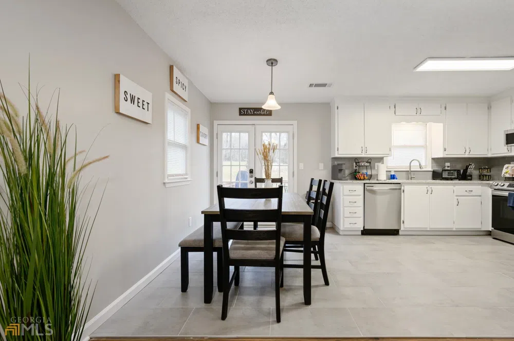 25 Jennifer LN Rydal, GA 30171