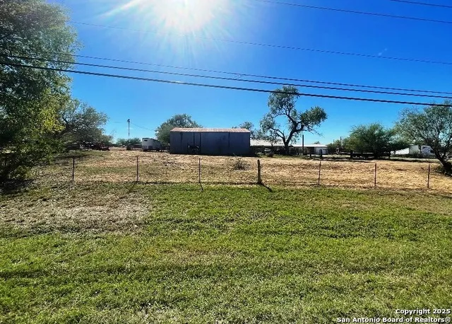 11612 LOOP 107 Adkins, TX 78101