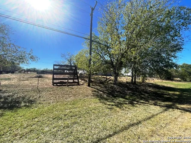 11612 LOOP 107 Adkins, TX 78101