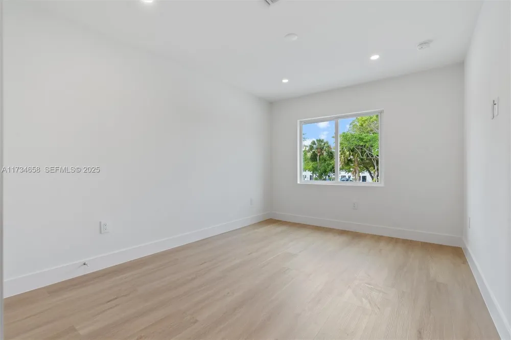 1567 NW 94TH Way #10 Coral Springs, FL 33071