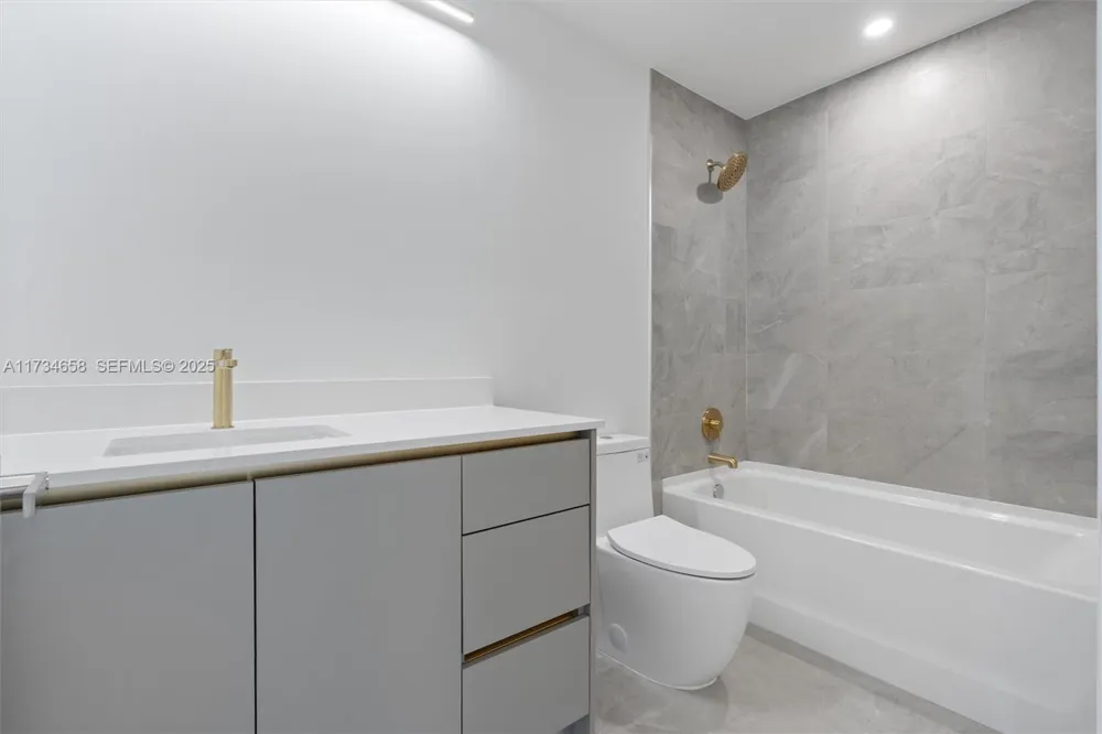 1567 NW 94TH Way #10 Coral Springs, FL 33071