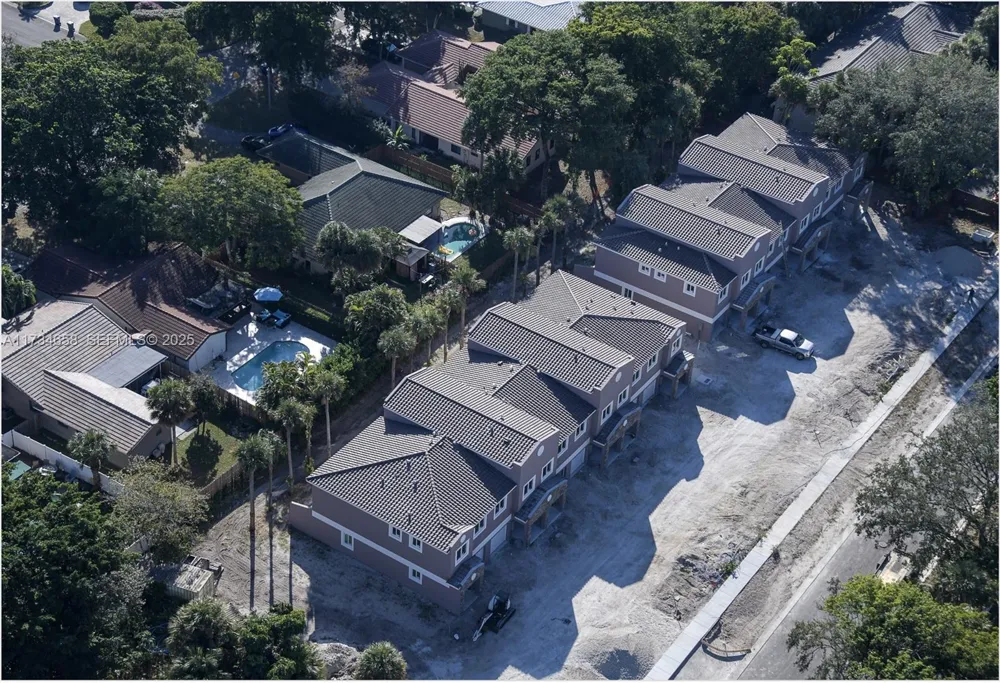1567 NW 94TH Way #10 Coral Springs, FL 33071