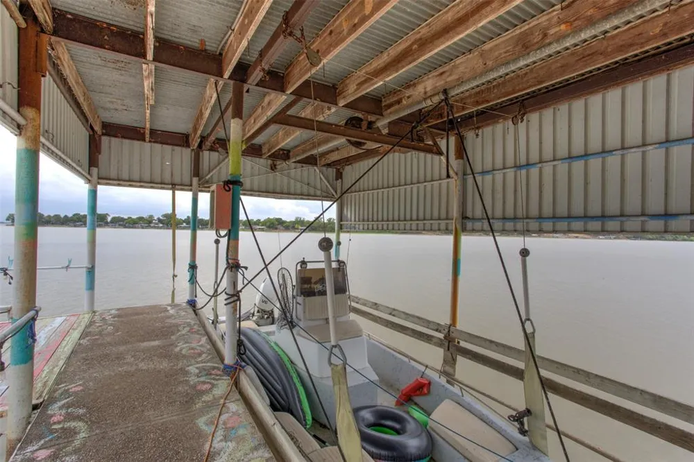1662 Rogers Road Newark, TX 76071