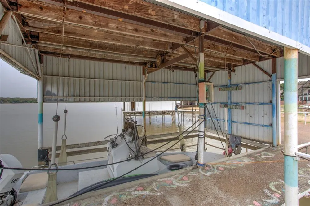 1662 Rogers Road Newark, TX 76071