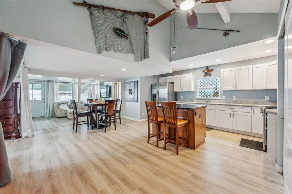 1662 Rogers Road Newark, TX 76071