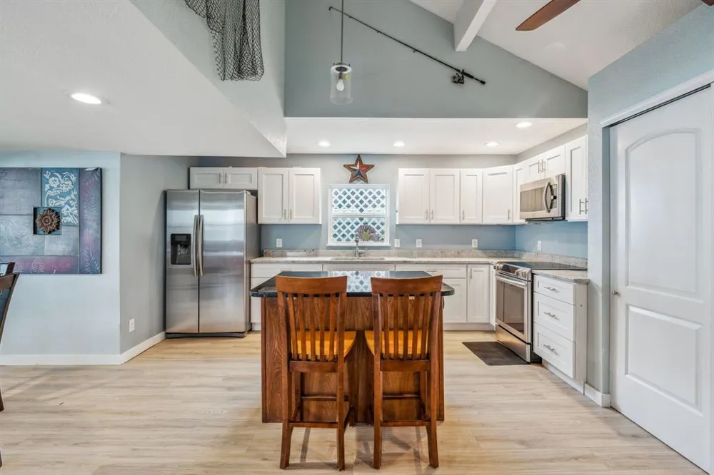 1662 Rogers Road Newark, TX 76071