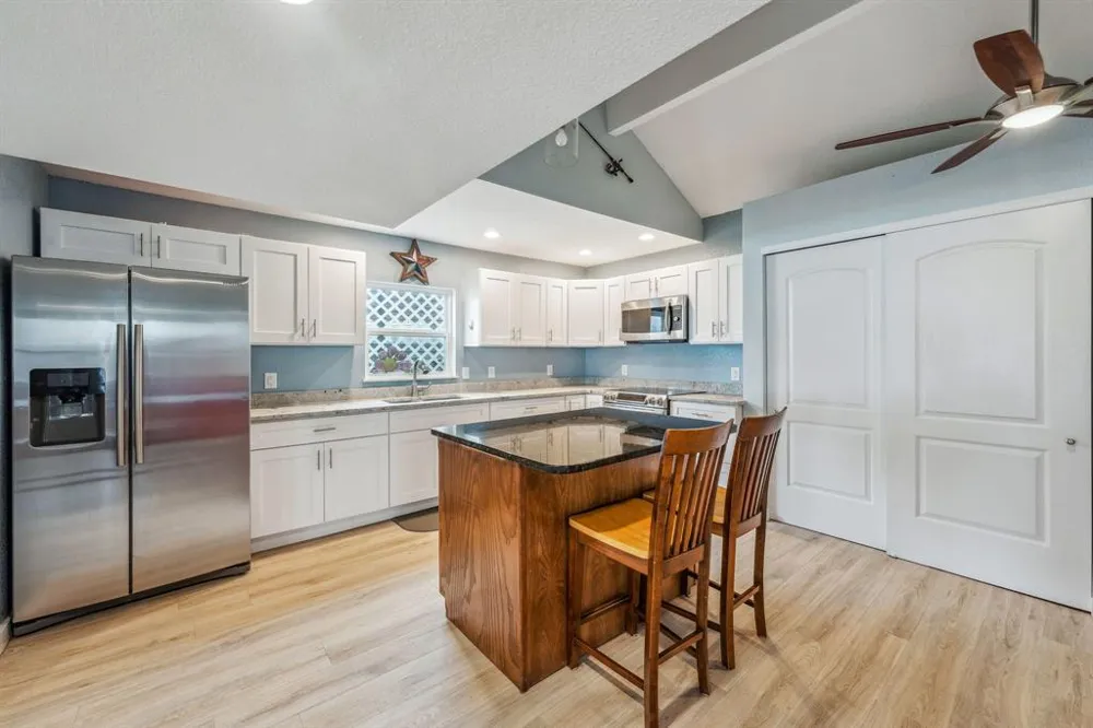1662 Rogers Road Newark, TX 76071