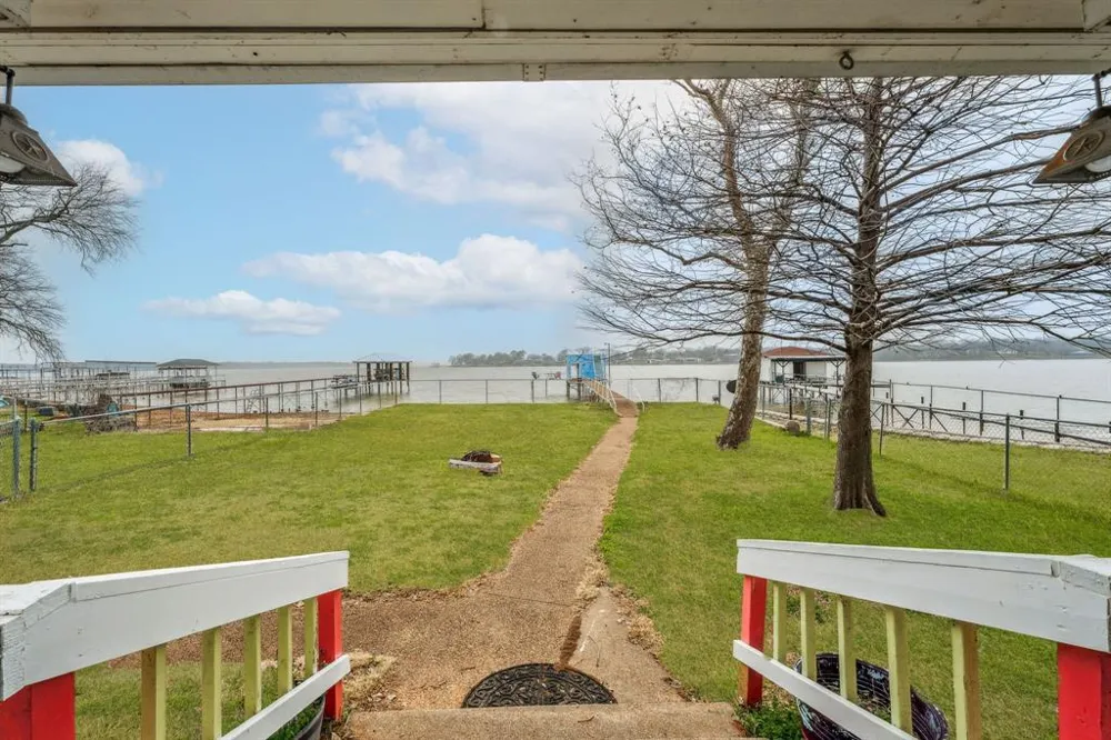 1662 Rogers Road Newark, TX 76071