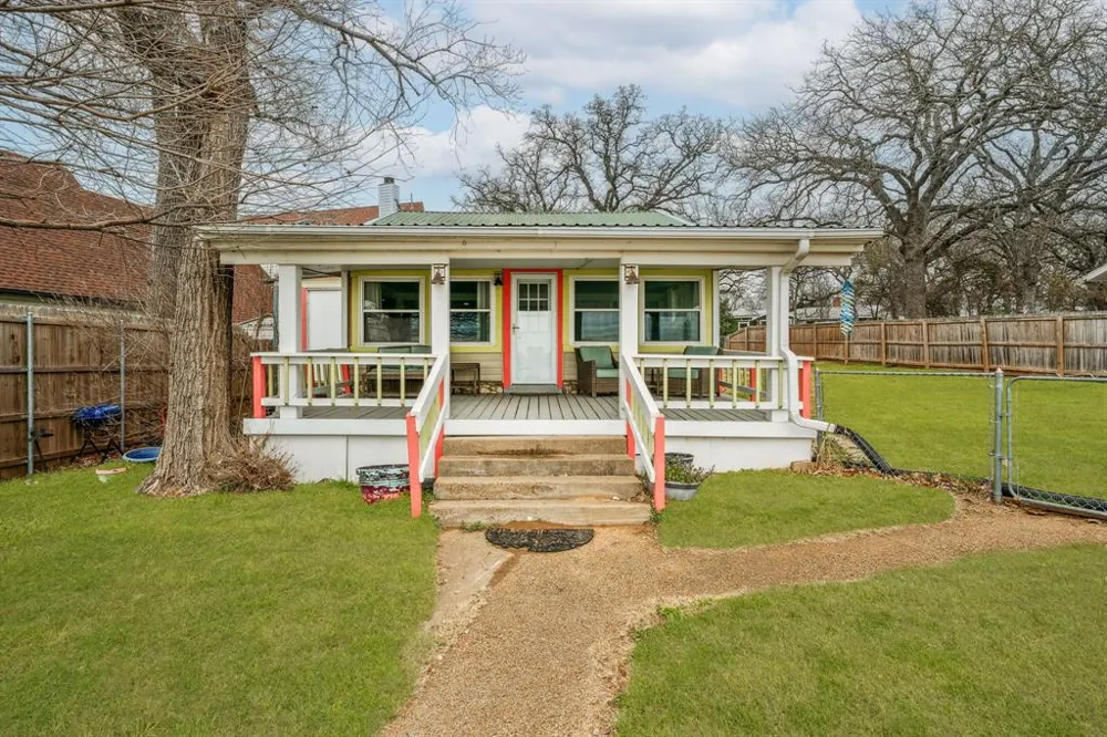 1662 Rogers Road Newark, TX 76071
