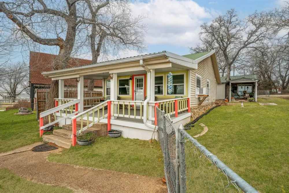 1662 Rogers Road Newark, TX 76071