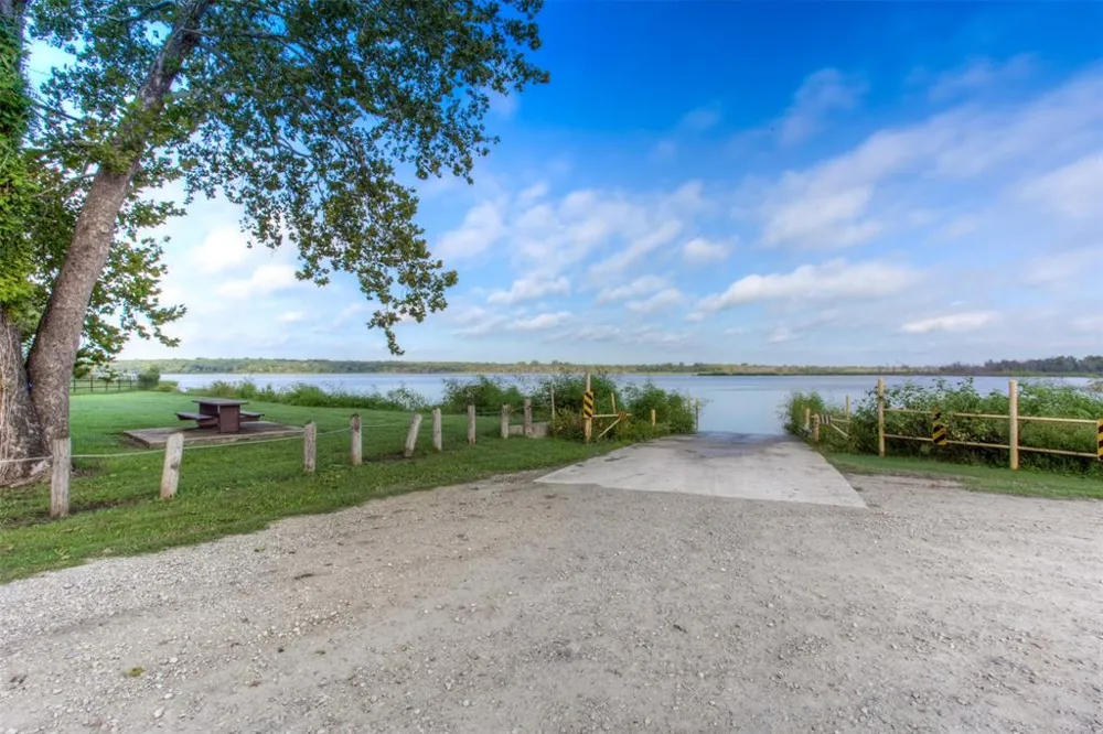 1662 Rogers Road Newark, TX 76071