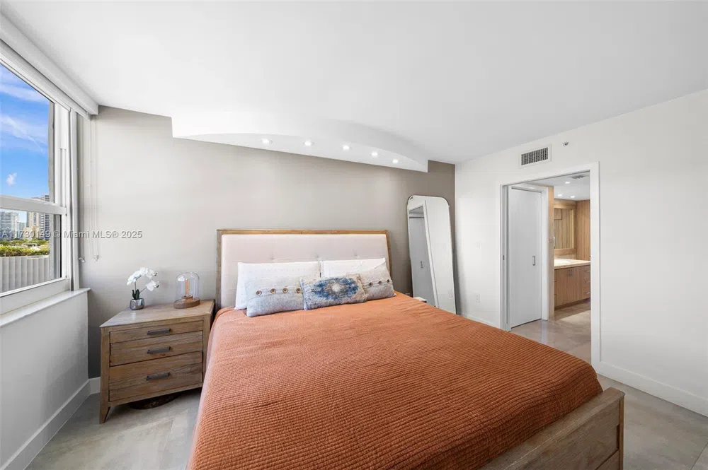 650 West Ave #1004 Miami Beach, FL 33139