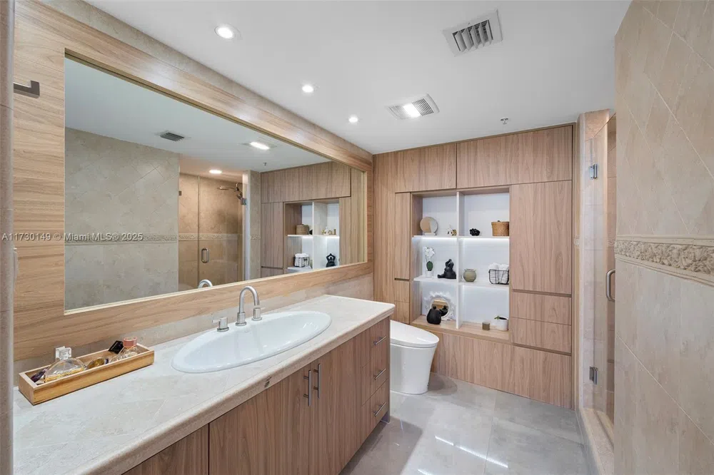 650 West Ave #1004 Miami Beach, FL 33139