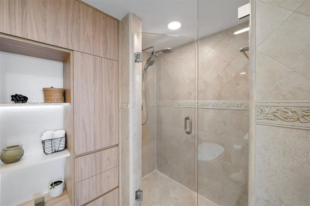650 West Ave #1004 Miami Beach, FL 33139